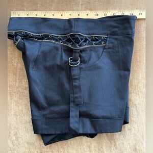 Trendy Design Dressy upscale Black Shorts zipper Lace details New Size 2-4
